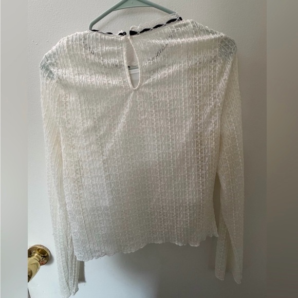White Lace Top with Black Bow - Picture 3 of 12